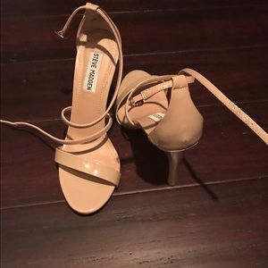 7.5 Steve Madden heels